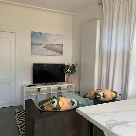 Apartament Separe Avec Parking Dans *