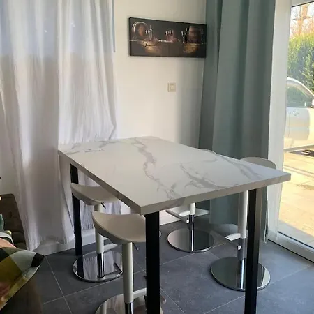 Separe Avec Parking Dans Apartament